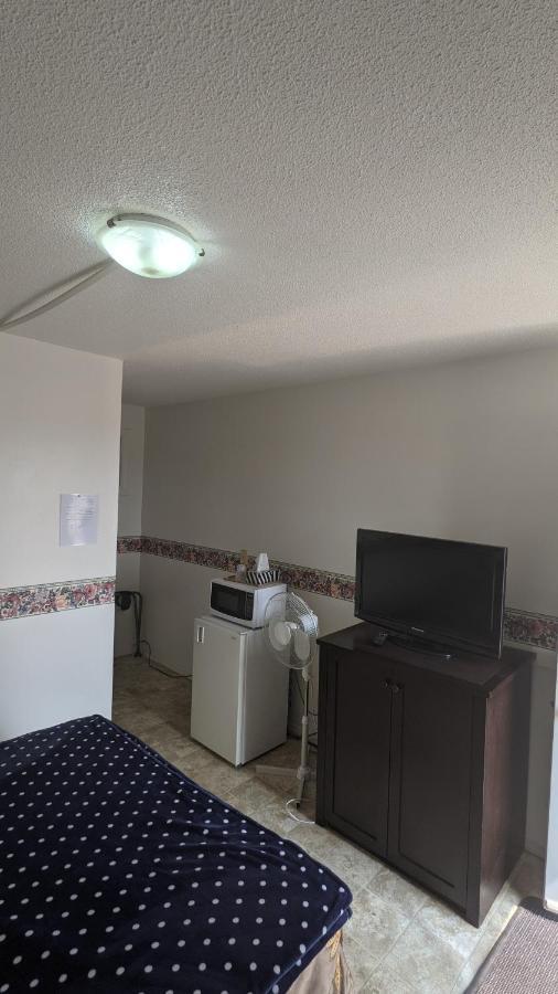 Balgonie Motel Motor Inn Pilot Butte Exterior foto